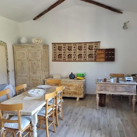 Lu Antu Alloggi Agrituristici Couette-café